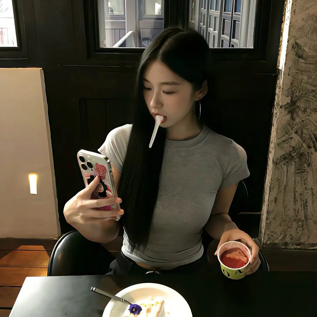 年轻人在线观看海报
